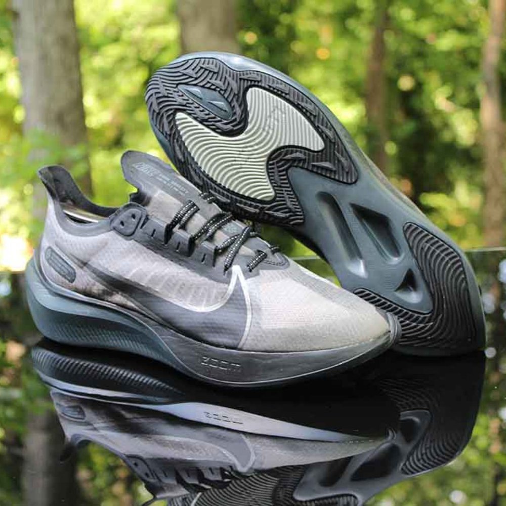 Nike Zoom Gravity Men’s Size 10.5